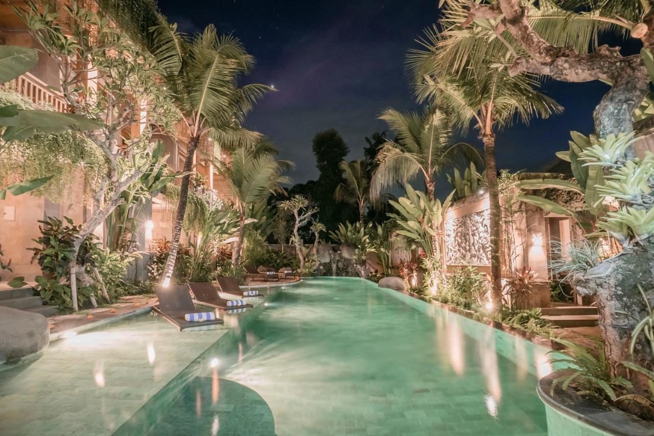 Weda Cita Resort And Spa By Mahaputra Ubud Kültér fotó The pool at the hotel