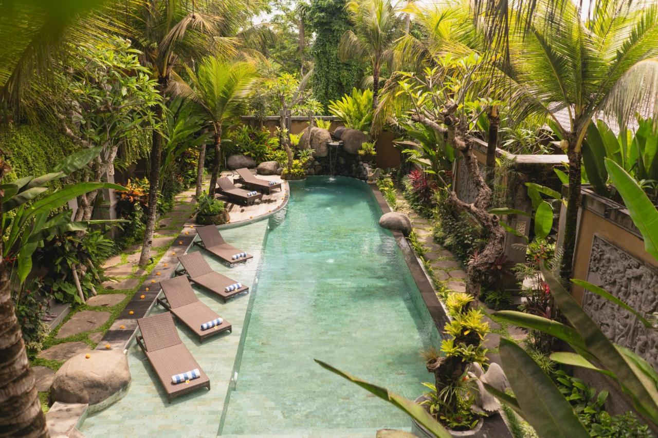 Weda Cita Resort And Spa By Mahaputra Ubud Kültér fotó The swimming pool at the resort