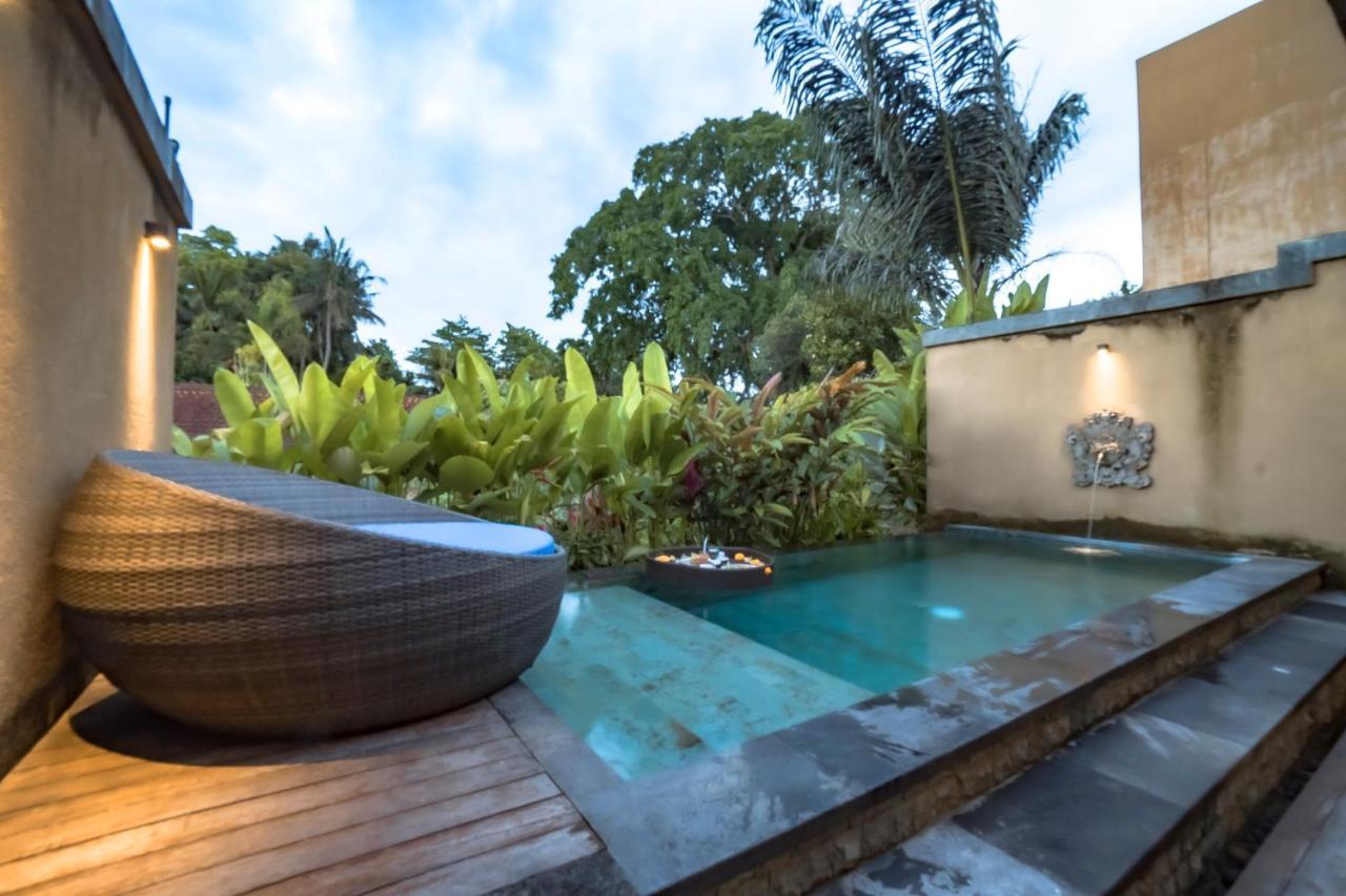 Weda Cita Resort And Spa By Mahaputra Ubud Kültér fotó The swimming pool at the hotel