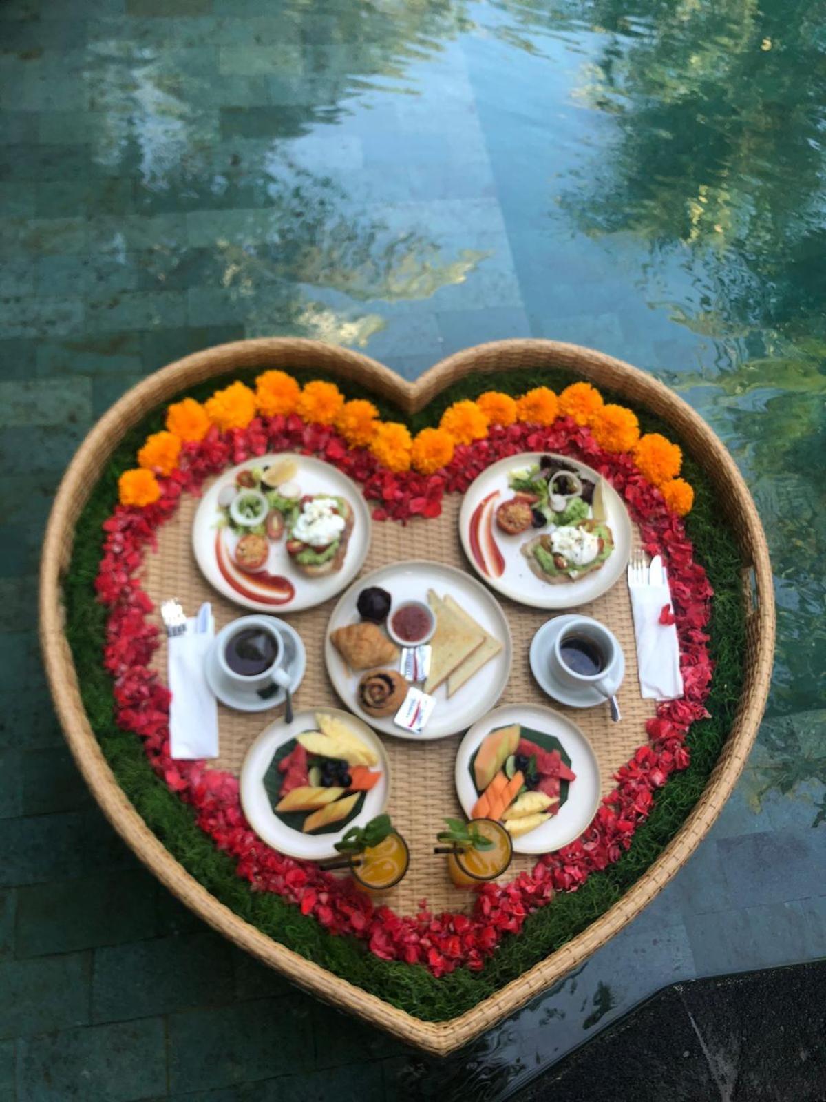Weda Cita Resort And Spa By Mahaputra Ubud Kültér fotó A traditional Balinese breakfast
